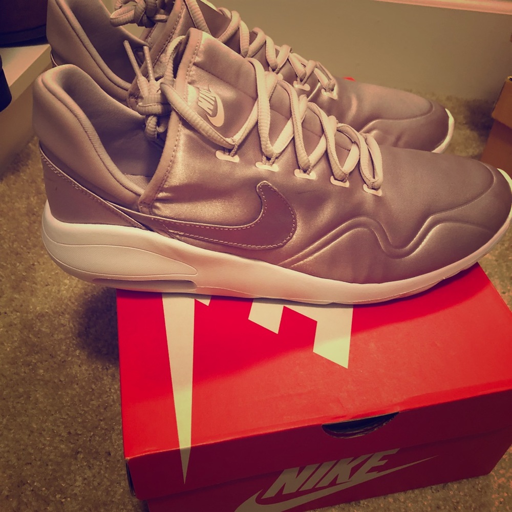 Nike Air Max Sasha Satin